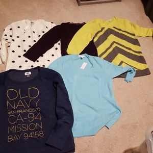 4 Sweaters all M size and 1 Oldnavy Sweatshirt